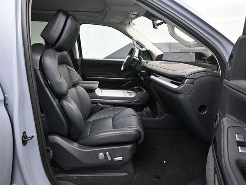 New 2025 Lincoln Navigator L Reserve image 15