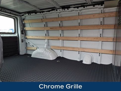 Used 2023 GMC Savana 2500 w/ Driver Convenience Package image 14