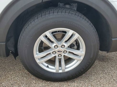 Used 2022 Ford Explorer XLT image 5