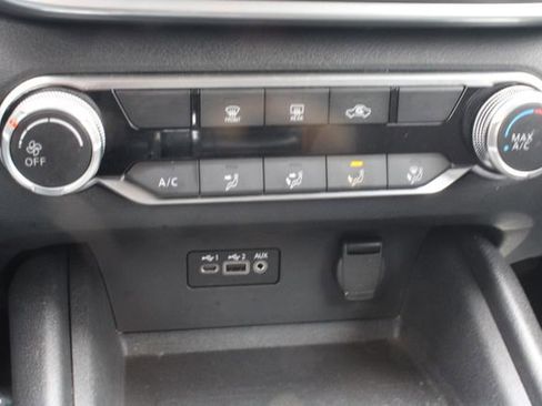 Used 2025 Nissan Altima 2.5 SV image 29