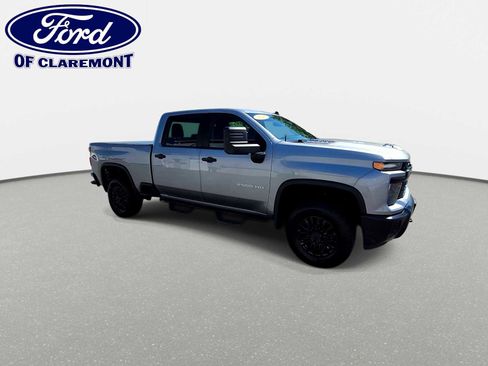 Used 2024 Chevrolet Silverado 2500 W/T AWD/4WD image 2