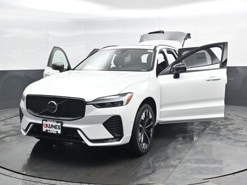New 2026 Volvo XC60 B5 Plus w/ Climate Package image 44