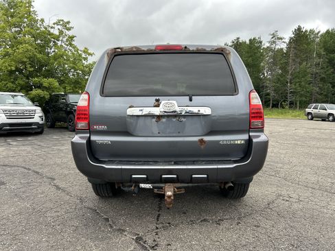 Used 2008 Toyota 4Runner SR5 AWD/4WD image 4