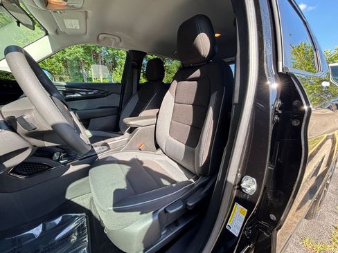 Used 2025 Chevrolet TrailBlazer LT FWD image 36