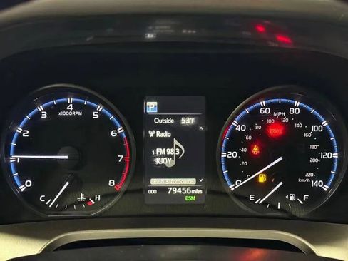 Used 2018 Toyota RAV4 XLE w/ Plus Extra Value Package AWD/4WD image 10