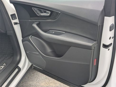 Used 2019 Audi Q7 3.0T Premium Plus image 13