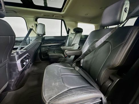 Used 2019 Ford Expedition Platinum RWD image 14