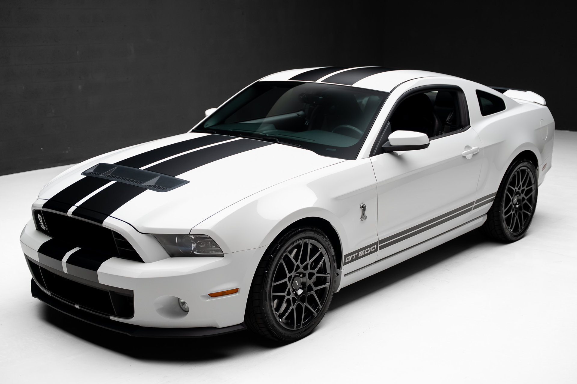 Used 2013 Ford Mustang Shelby GT500 RWD image 5