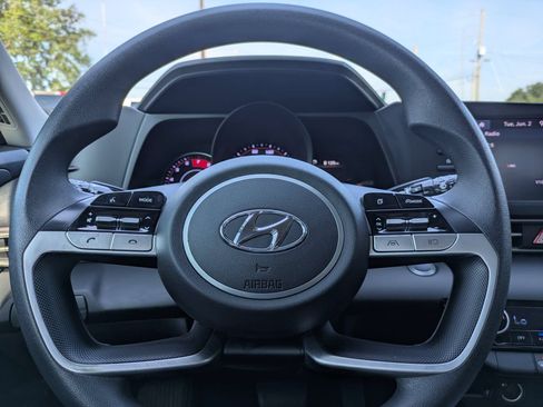 Used 2023 Hyundai Elantra SEL FWD image 27