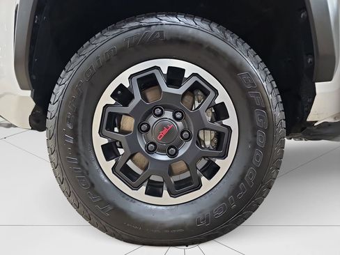 Used 2024 Toyota Tacoma TRD Off-Road image 22