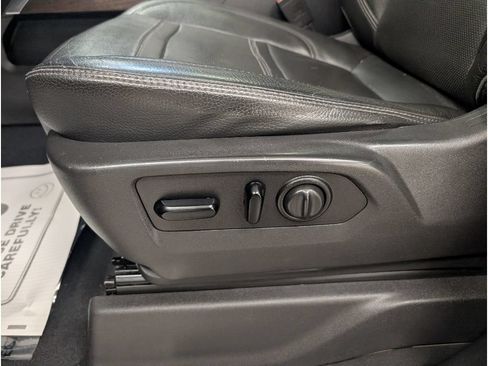Used 2020 GMC Sierra 2500 Denali w/ Denali Ultimate Package AWD/4WD image 8