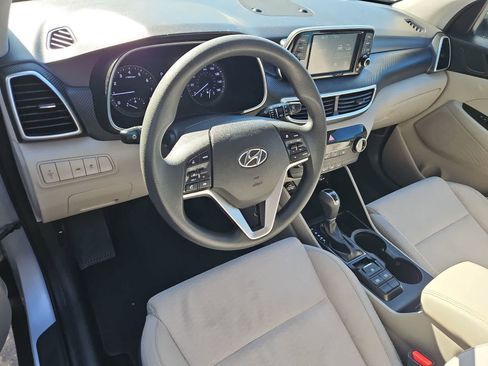 Used 2019 Hyundai Tucson SE FWD image 2