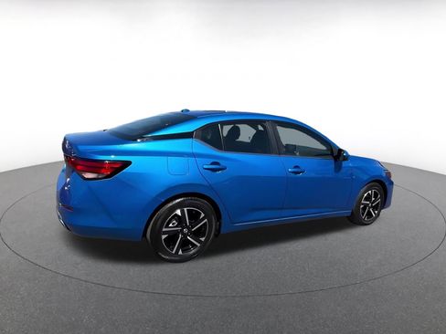 Used 2025 Nissan Sentra SV FWD image 14
