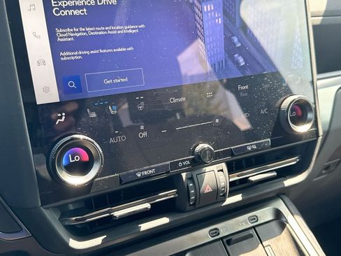 Used 2024 Lexus GX 550 w/ Accessory Package (2T) AWD/4WD image 30