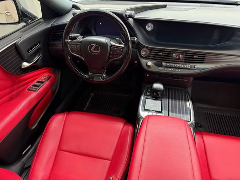 Used 2018 Lexus LS 500 w/ Accessory Package (Z2) image 26