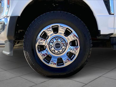 Used 2023 Ford F250 Lariat w/ Chrome Package image 11