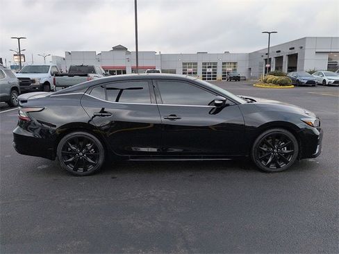 Used 2023 Nissan Maxima SR w/ Sport Mat Group image 8