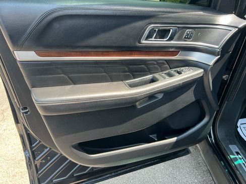 Used 2016 Ford Explorer Platinum AWD/4WD image 12