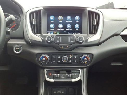 Used 2023 GMC Terrain SLT image 10