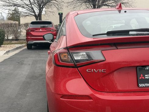 Used 2022 Honda Civic Sport image 32