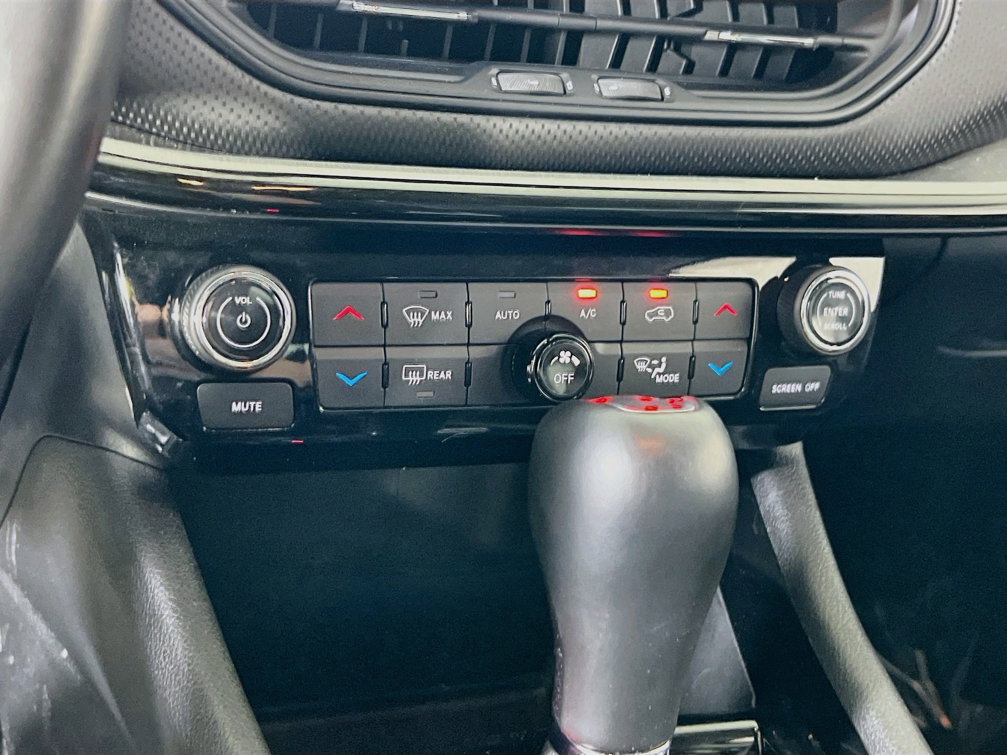 Used 2022 Jeep Compass Trailhawk w/ Trailhawk Convenience Group AWD/4WD image 15