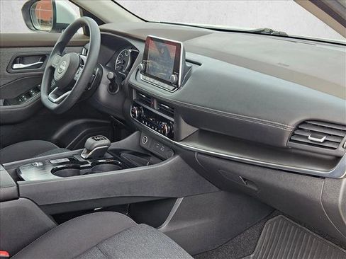 Used 2023 Nissan Rogue SV image 23