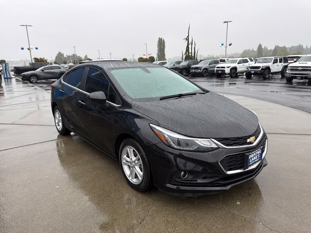 Used 2018 Chevrolet Cruze LT w/ Convenience Package FWD image 8