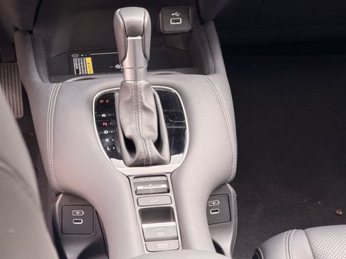 Certified 2024 Honda HR-V EX-L image 17