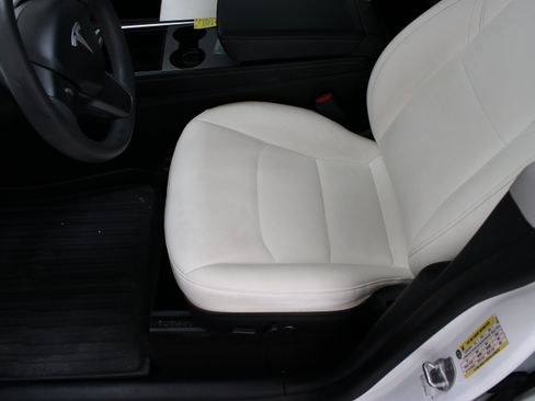 Used 2021 Tesla Model Y Long Range AWD/4WD image 15