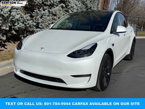 Used 2024 Tesla Model Y Long Range image 3