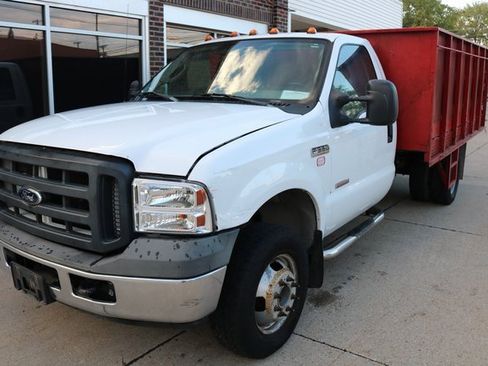 Used 2006 Ford F350 XL image 4