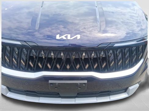 Certified 2026 Kia Carnival FWD image 17