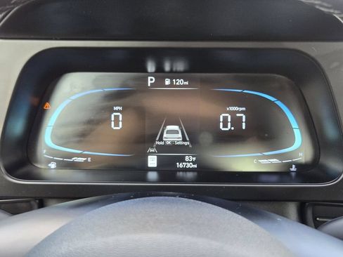 Used 2025 Hyundai Elantra Sport FWD image 13