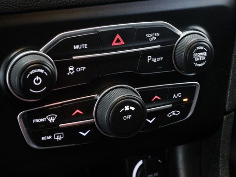 Used 2022 Dodge Charger SXT image 30