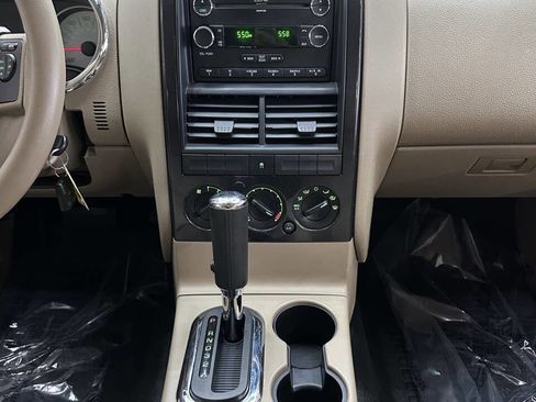 Used 2008 Ford Explorer Sport Trac XLT image 26