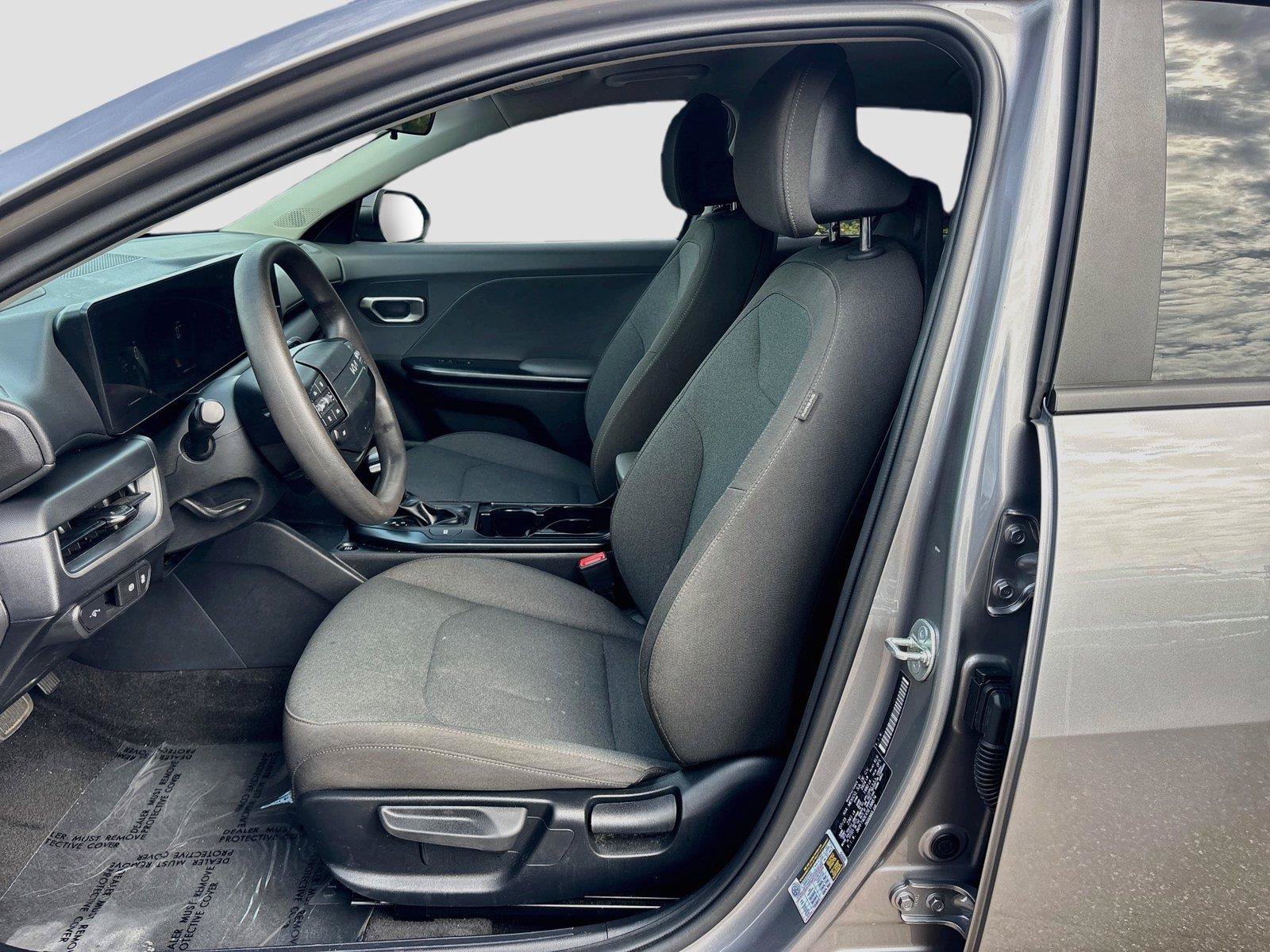 Used 2025 Kia K4 FWD image 19
