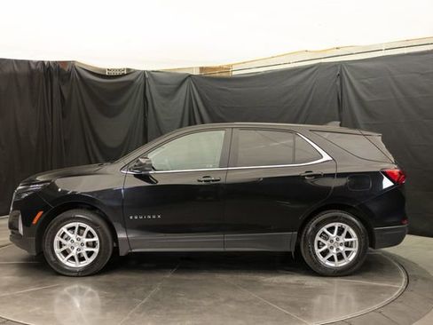 Used 2023 Chevrolet Equinox LT w/ Driver Convenience Package AWD/4WD image 12