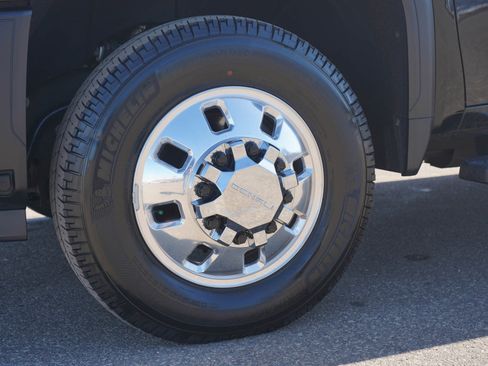 Used 2025 GMC Sierra 3500 Denali w/ Denali Reserve Package image 32