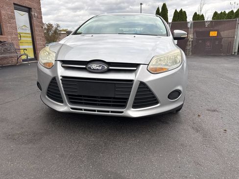 Used 2014 Ford Focus SE w/ SE Winter Package image 5