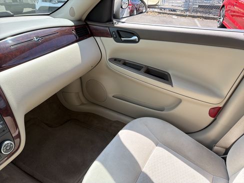Used 2008 Chevrolet Impala LS FWD image 24