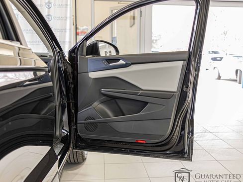 Used 2022 Volkswagen Taos SE image 37