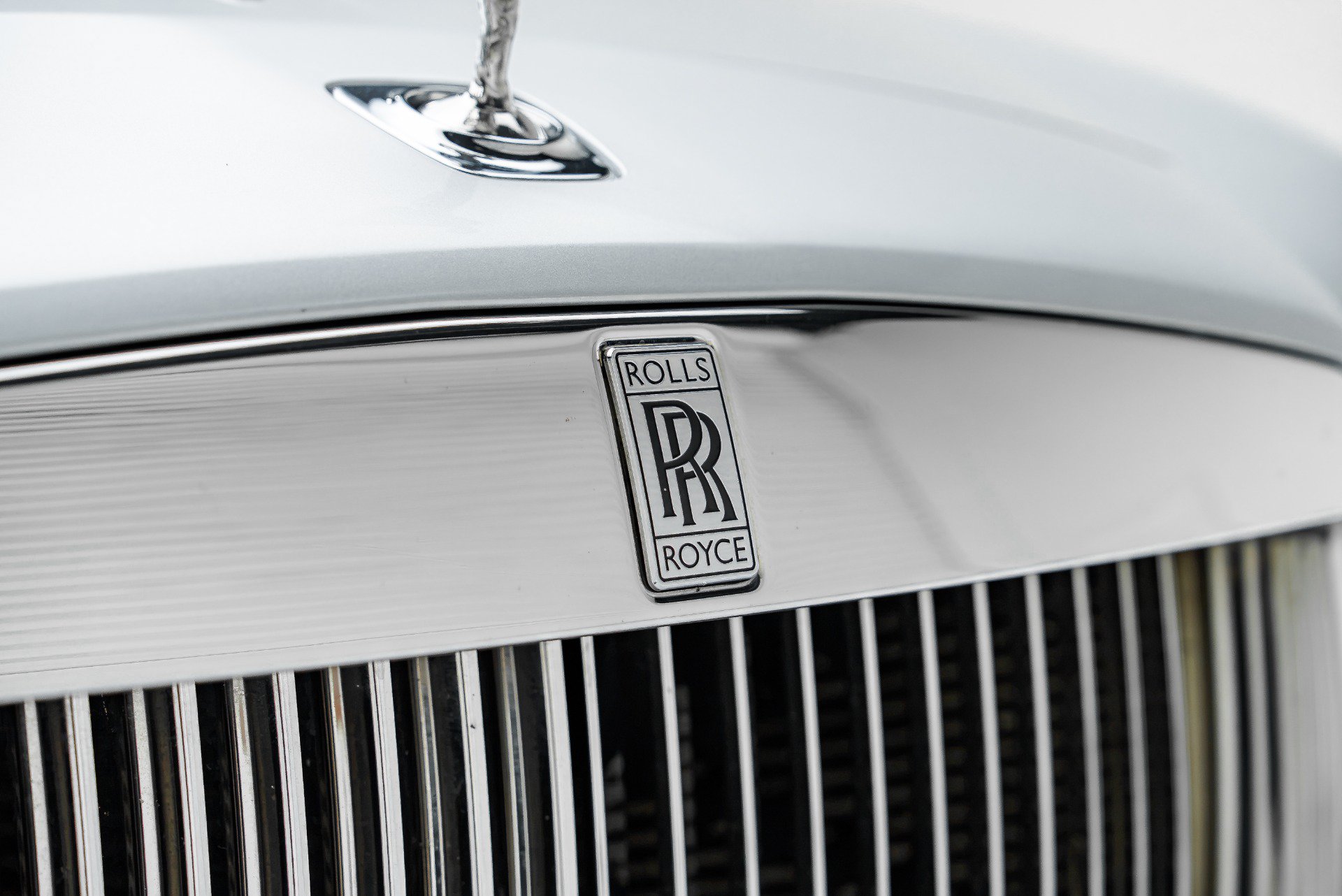 Used 2016 Rolls-Royce Dawn RWD image 32