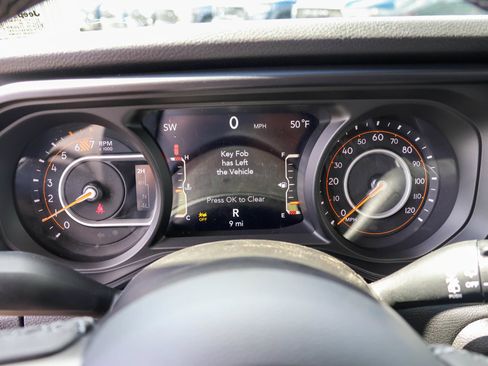 New 2026 Jeep Wrangler Unlimited Sahara AWD/4WD image 25