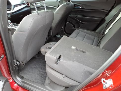 Used 2024 Chevrolet Trax RS w/ Sunroof Package image 33