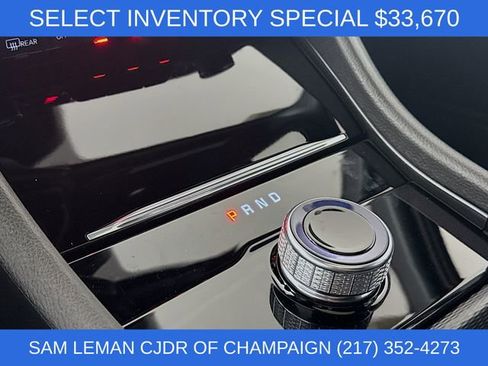 New 2025 Jeep Grand Cherokee Laredo X w/ Luxury Tech Group I AWD/4WD image 16