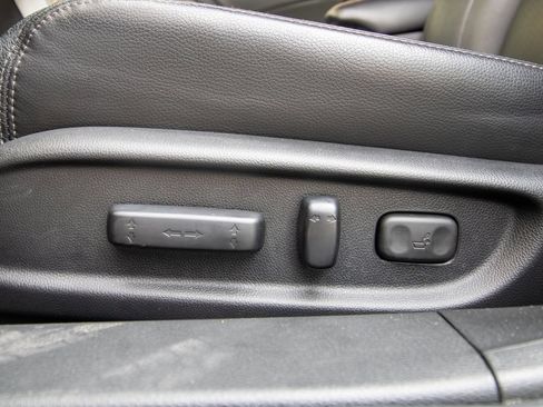Used 2017 Honda Accord Touring image 14