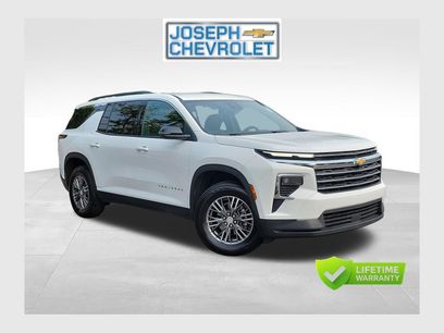 Used 2026 Chevrolet Traverse LT