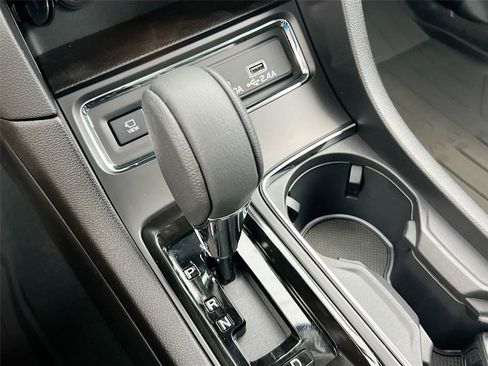 New 2026 Subaru Ascent Limited Bronze image 17