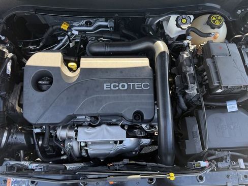 Used 2022 Chevrolet Equinox LT image 41