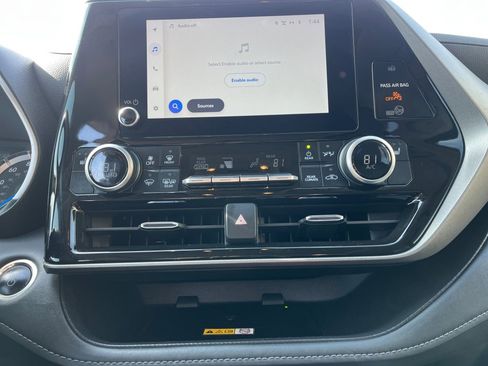 Certified 2025 Toyota Highlander XLE image 21